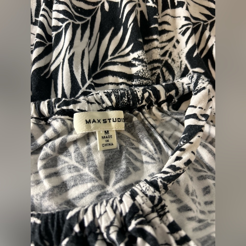Max Studio Monochrome Leaf Pattern Halter Top Siz… - image 4